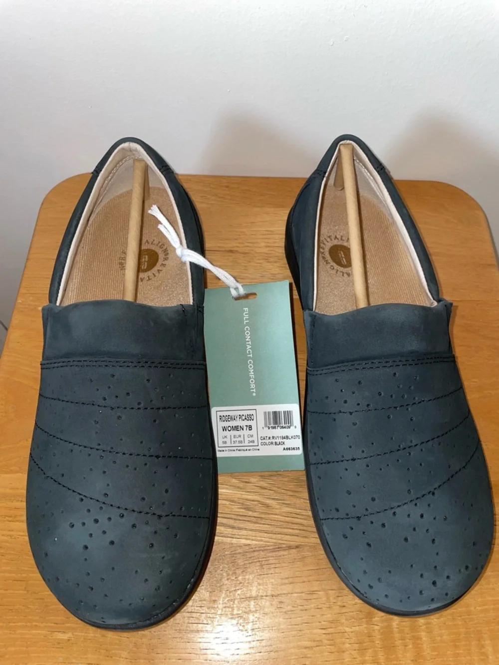 Black Leather Slip-On Revitalign Shoes - Women's